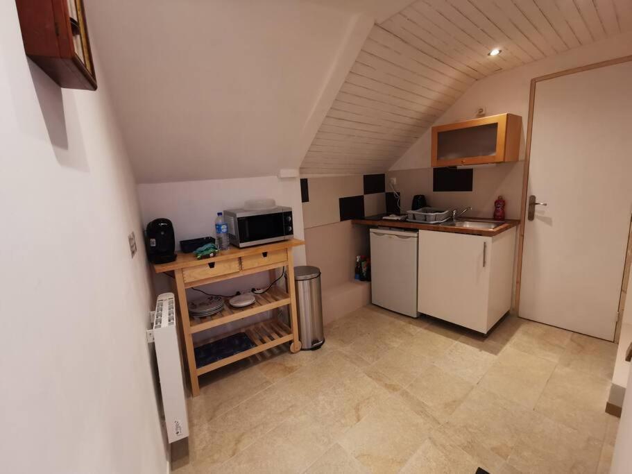 Le Rez De Jardin Apartment Honfleur Exterior photo
