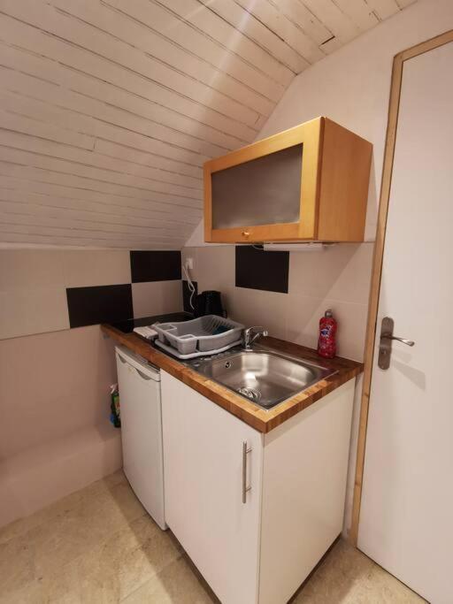 Le Rez De Jardin Apartment Honfleur Exterior photo
