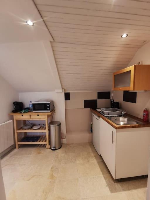 Le Rez De Jardin Apartment Honfleur Exterior photo